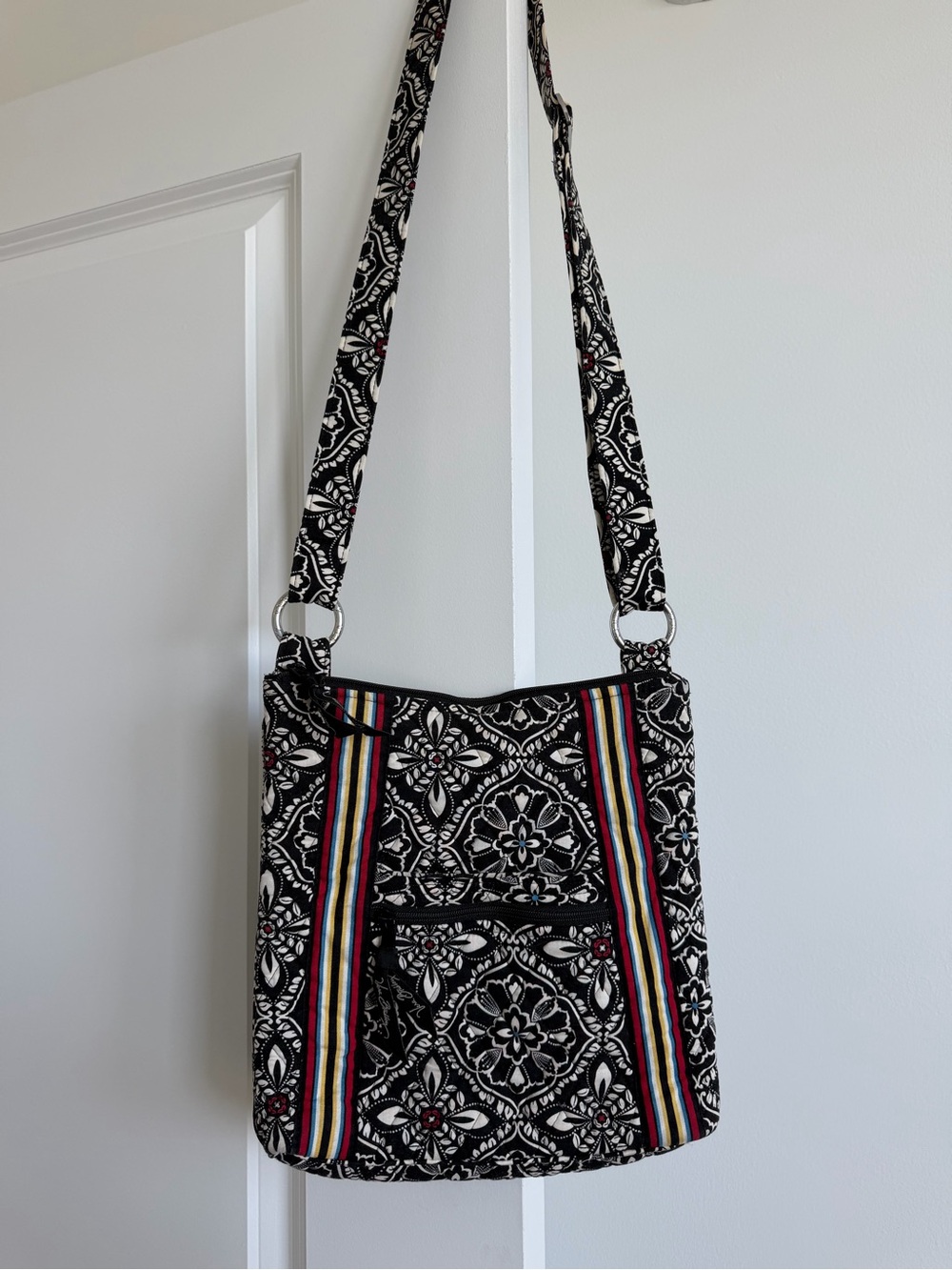Vera Bradley Quilted Floral Crossbody Bag Black/White Zip Silver Hardware Lined
